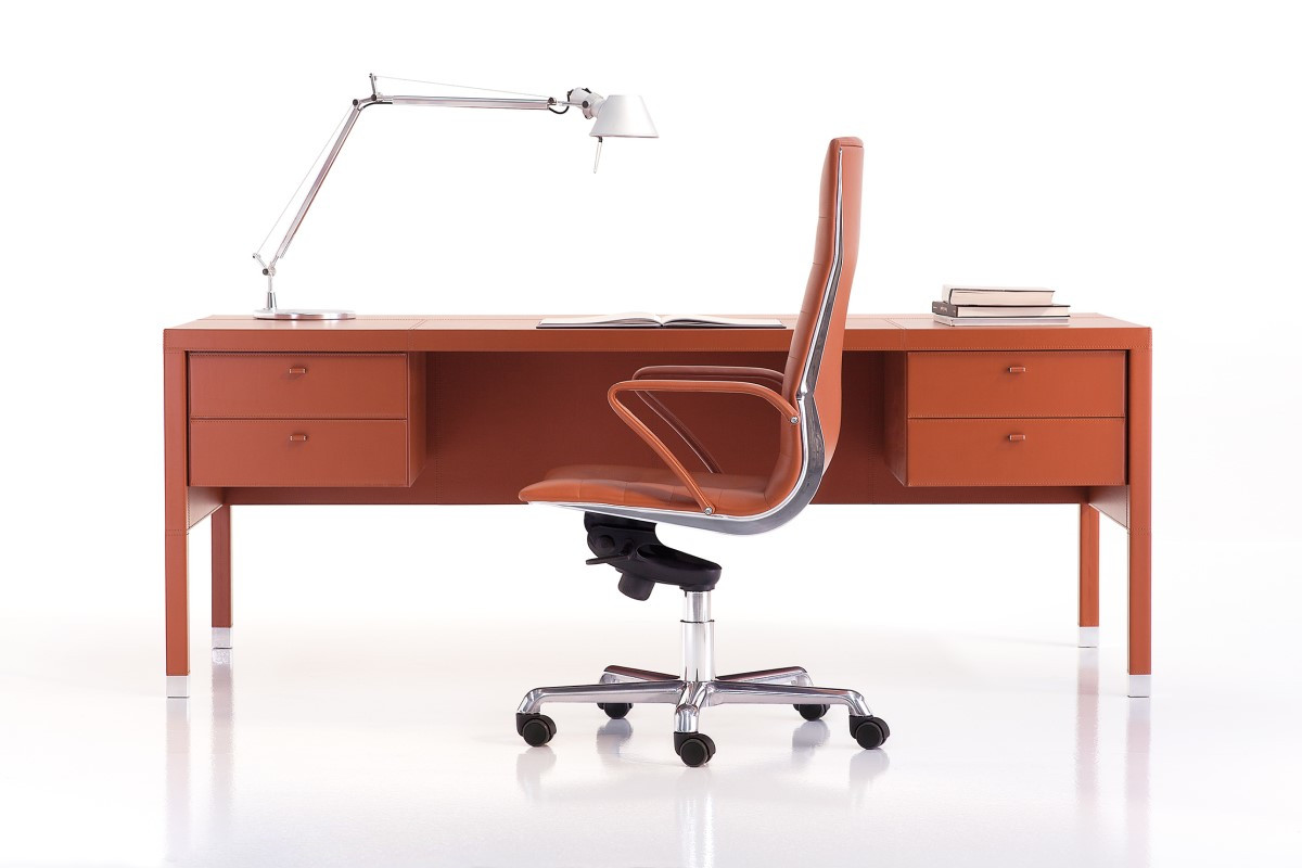 Wien Executive Desk by Polflex