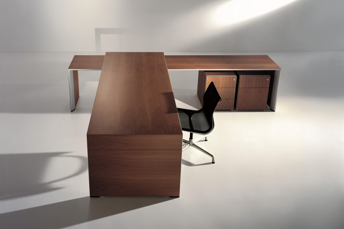 Corner desk by Citterio